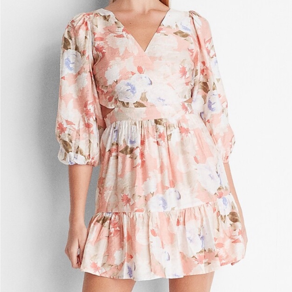 GORGEOUS Floral Print Tie Back, Ruffle Hem Mini Dress from EXPRESS. NWT.👗👗👗